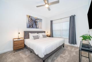 2585LA TOWNHOUSE 4 BEDROOMS & 3 BATHROOMS + POOL - 4