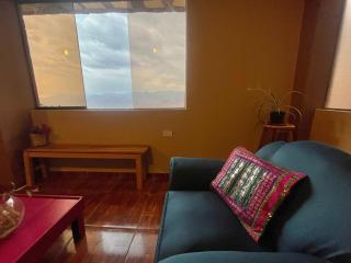 colorful ands artsy home, family perfect, great wifi for working - 0