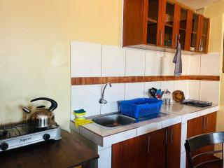 colorful ands artsy home, family perfect, great wifi for working - 8