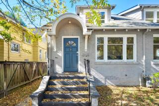 Charming and Spacious Seattle 3B3B Townhome - 0