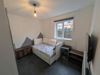 Off The Lockside MONTHLY STAYS - 2