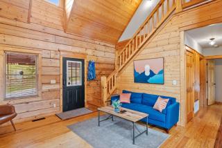 Views ~ Hot Tub~ 2 Decks~Pool Table~GameRoom~Cabin - 4