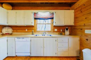 Scenic Getaway - Hot Tub & Mountain Views - 6