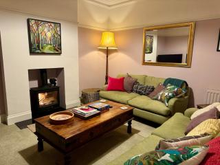 Spacious Edwardian home - 0