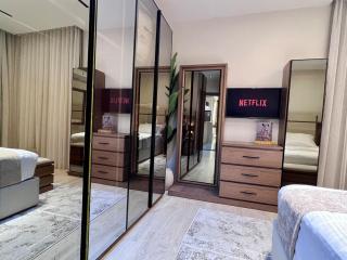 Brand-New Luxury Zamalek Retreat-Partial Nile View - 6