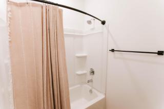 Mid-Term Discounts - Near Downtown, UGA, Hospital - 4