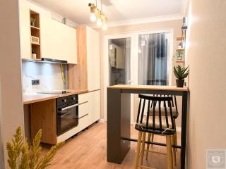 RentHouse Apartments Airport Stay - 2