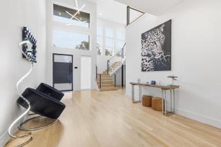 Upscale Modern Living - 4BD 4BA Backyard & Cinema - 4