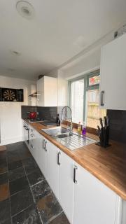 Sunny Furnished Room & Great Brighton Location - 3