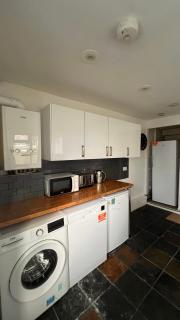 Sunny Furnished Room & Great Brighton Location - 1
