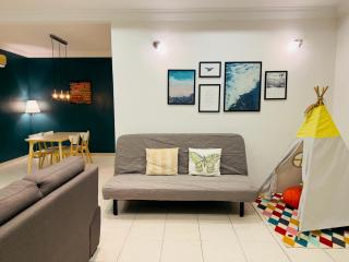 Family-Friendly Home with PS4, Kids Tent & Spacious Living Room and Kitchen at Ipoh Garden East - 0