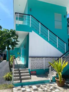 Beachfront Deluxe Apartment - 7