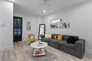 Chic Grey Escape Close to Downtown Fun - 6