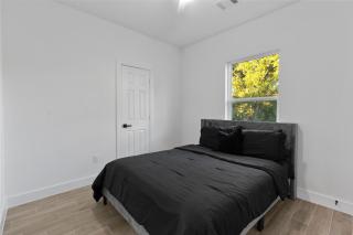 Chic Grey Escape Close to Downtown Fun - 3