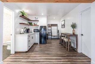 Emma's Escape King Suite with Plush Comforts - 8