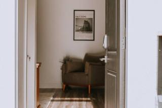 Emma's Escape King Suite with Plush Comforts - 2