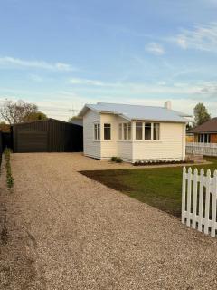 Elegant 1BR Retreat in the Heart of Cambridge - 2