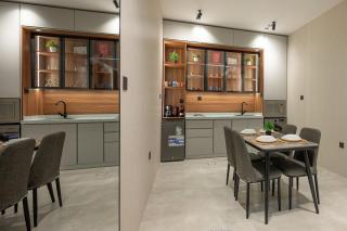 Velora 2BR Near Jeddah Airport Private Parking - 1