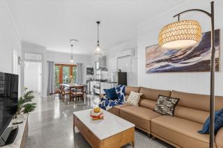 Elegant Dual-Level Home Near Cafés, Parks & River - 0