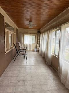 Super close to Cleveland Clinic Fairview Colibri - 4