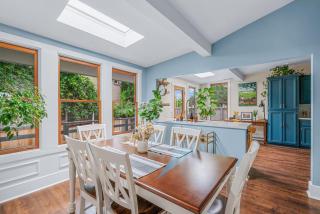 1884 Elegant Home Fire Pit, Tesla Tech, Near DT - 1