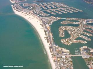 Waterfront Boat Lift Bungalow - 4