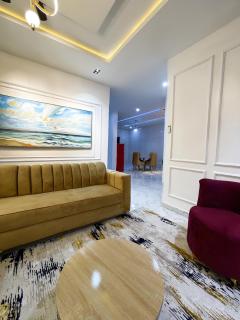 Luxurious 2bedroom Apartment PS5 - 3