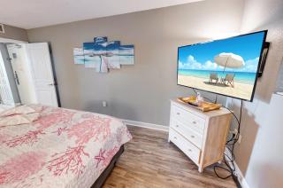 Condo near Barefoot Landing w beach access - 1