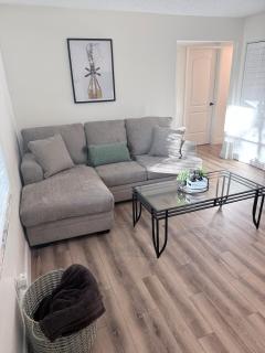 Megs Cozy Corner - 0