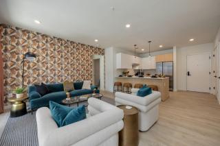 Hyve - Boho Bliss - 3 Bedroom - Located In SOBRO - 2