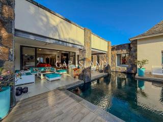 Exceptional tropical villa and heated pool - 4