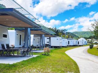 亮山川景觀休閒園區 露營車住宿 - 1