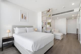 Coastal Apartment with Rooftop Pool - 4