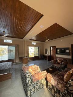 Lake view Retreat - 8