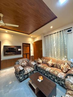 Lake view Retreat - 3