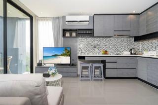 1BR Mountain View Condo Citygate P708 - 4