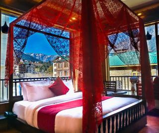 Evoque Hotel ! Near Mall Road Manali with Scenic River and Mountain Views ! Free Parking & Wifi ! Rooftop Bonfire, Music, and Honeymoon Special Rooms and Packages! - 8