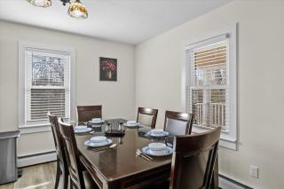 Cozy Farmhouse - Fireplace, Backyard, BBQ, Games - 3 MIN TO CAMELBACK - 1