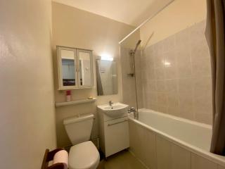 Studio Cabine 21m², 5 pers - Près commerces Les Angles - FR-1-758-28 - 3