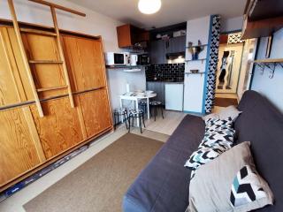 Studio rénové, balcon vue vallée, proche centre et remontées - FR-1-771-1 - 2