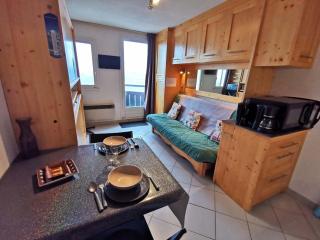 Studio rénové proche pistes avec balcon vue vallée - FR-1-771-4 - 2