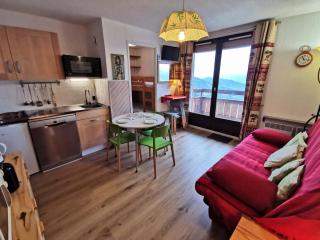 Location 2 pièces cabine, pied des pistes, balcon, 4-6 pers, proche ESF et commodités - FR-1-771-45 - 3