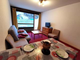 Charmant 2P cabine face aux pistes, cœur de station, proche centre aquatique - Balcon, ascenseur - FR-1-771-54 - 2