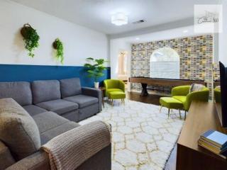 Retro Stay in the Heart of Houston - 6