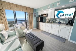 Ocean-view condo w pools & beach access - 8