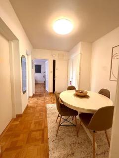 Entire Apartment 2 Bedrooms Up to 4 Guests - 3