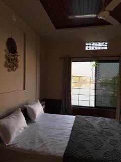 lake-view Retreat - 5