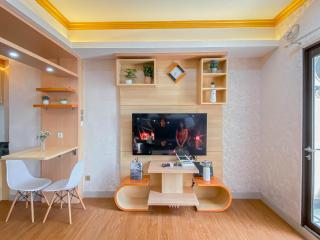 Good Place and Spacious Studio Transpark Cibubur Apartment By Travelio - 5