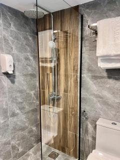 The Landmark Hotel - 8