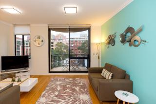 Thriving city location, dining hub near CBD - Sidney - 3